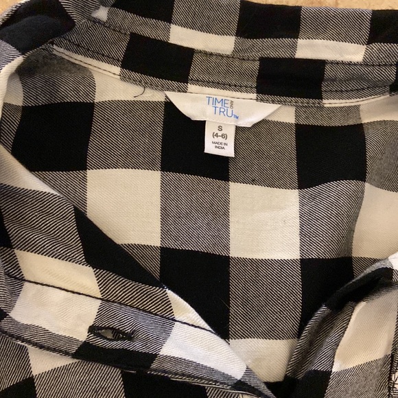 Button up flannel - Picture 2 of 2